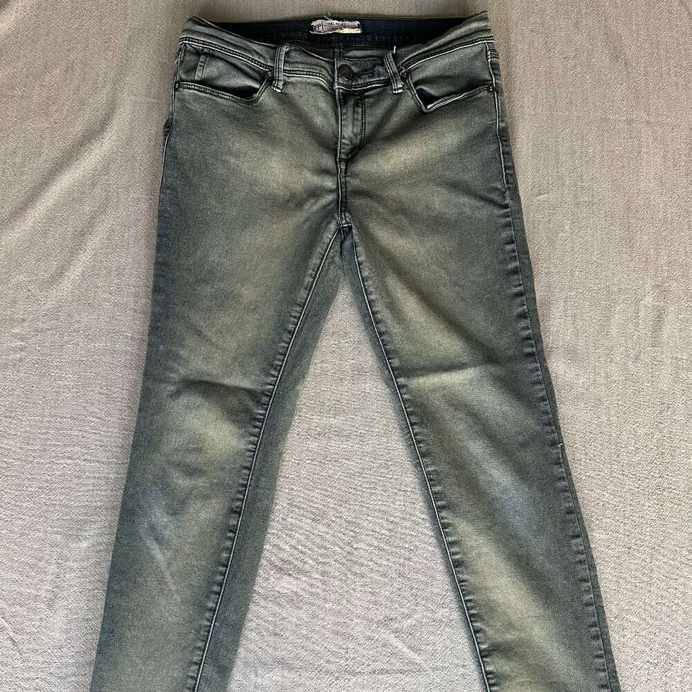 Free People Skinny Jeans 28 – Charcoal Gray Wash – Style 61855-16515125 – Mid/Hi